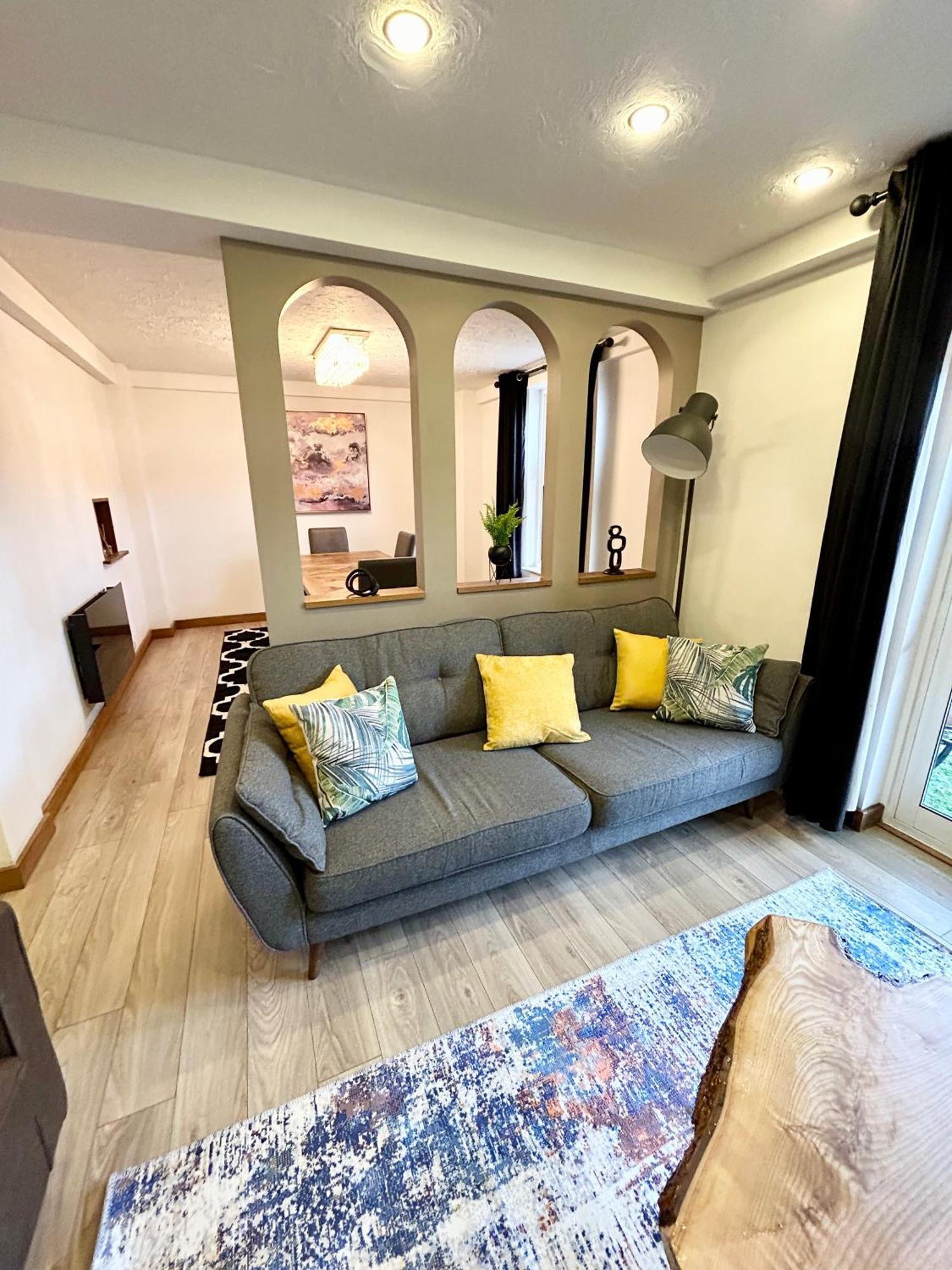 Spacious 3 Bedroom Apartment Close To Marina, 2 Parking Spaces, Kingsize Or Single Beds 南安普敦 外观 照片