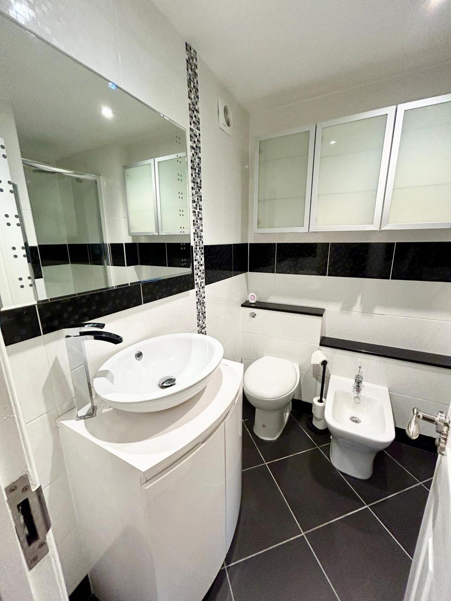 Spacious 3 Bedroom Apartment Close To Marina, 2 Parking Spaces, Kingsize Or Single Beds 南安普敦 外观 照片