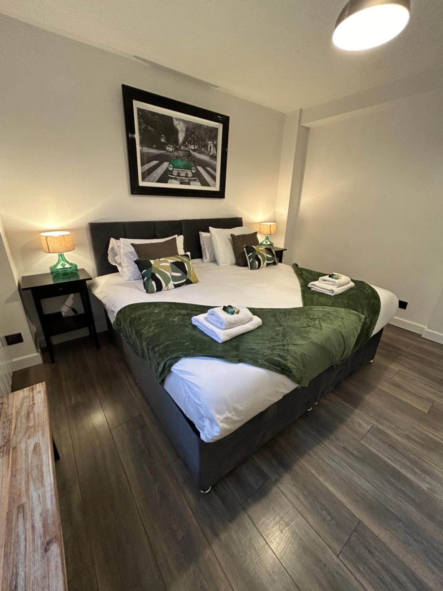 Spacious 3 Bedroom Apartment Close To Marina, 2 Parking Spaces, Kingsize Or Single Beds 南安普敦 外观 照片