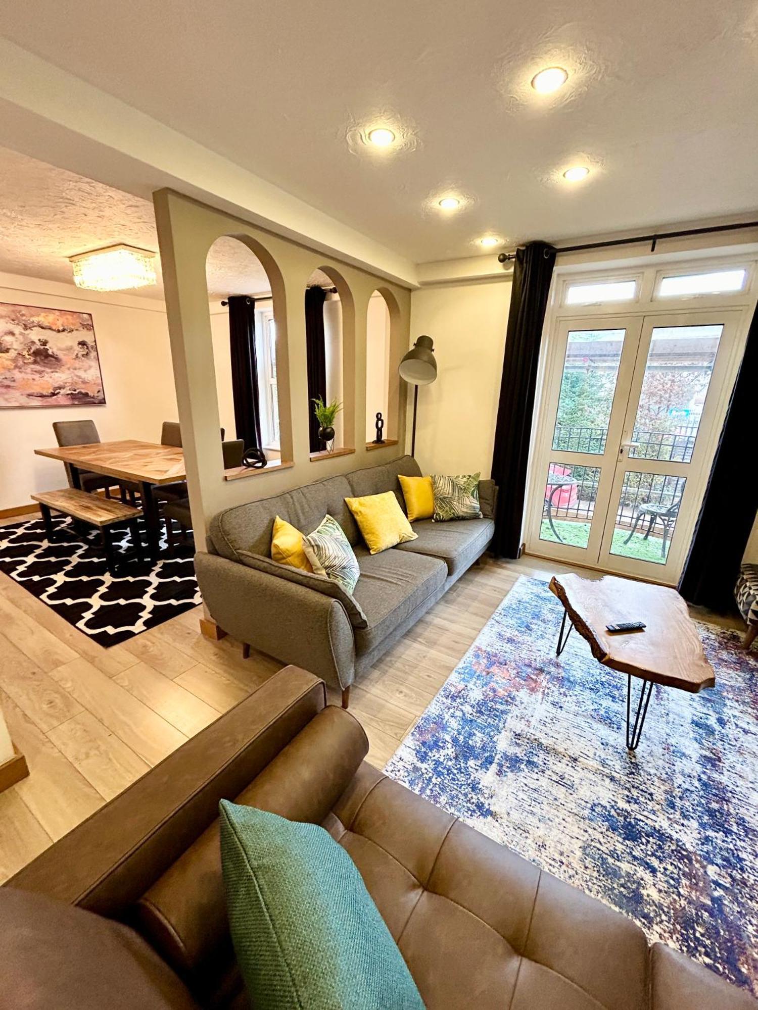 Spacious 3 Bedroom Apartment Close To Marina, 2 Parking Spaces, Kingsize Or Single Beds 南安普敦 外观 照片